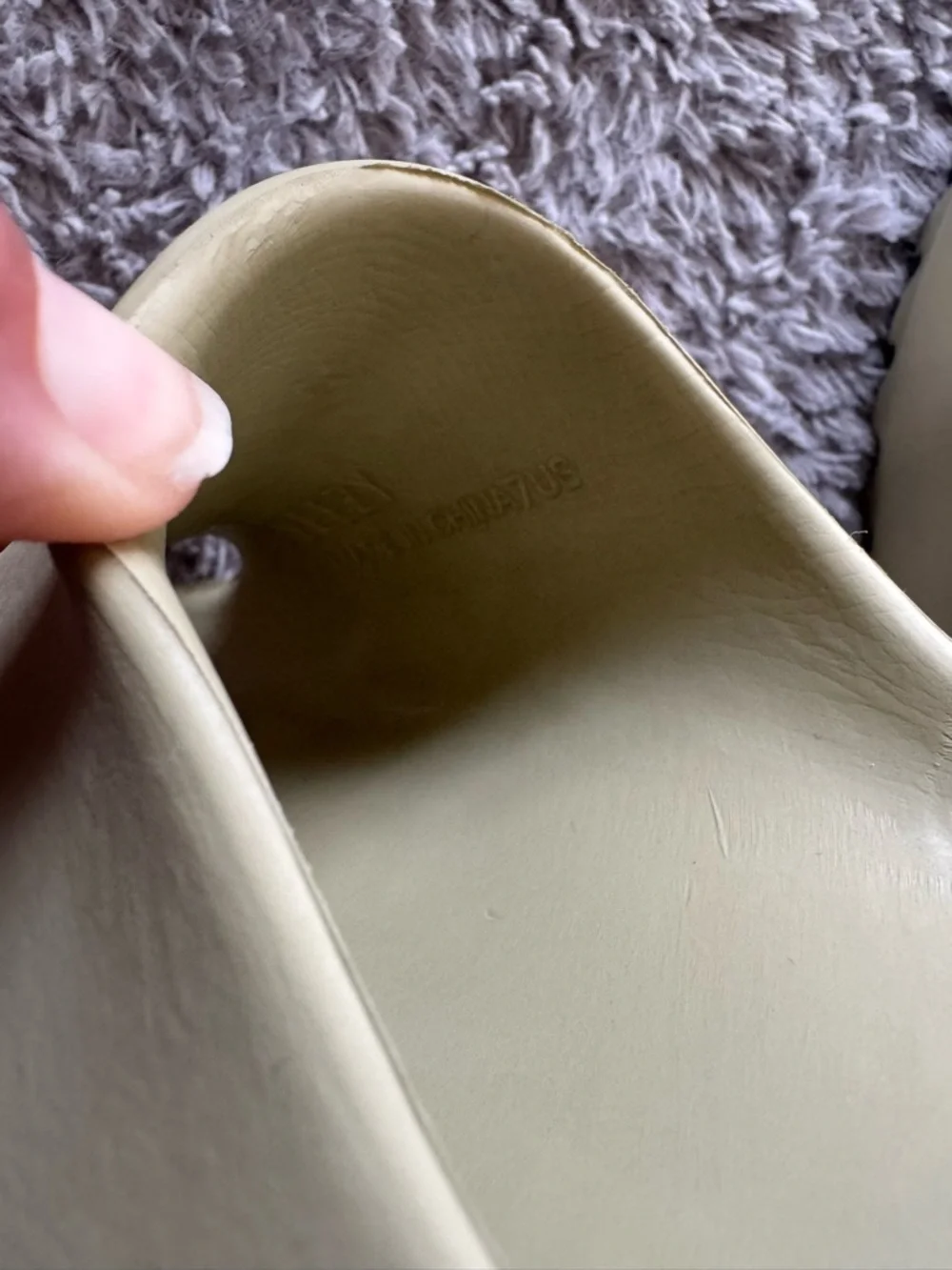 YEEZY Men’s Slides Size 7